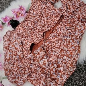 Hermoso conjunto de blusita y falda hermosos color